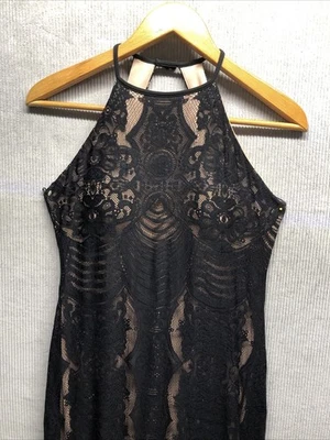 Vestido NightWay Talla 10P Negro Encaje Halter Escote Sin Mangas Forro Desnudo Foto 1 de 4