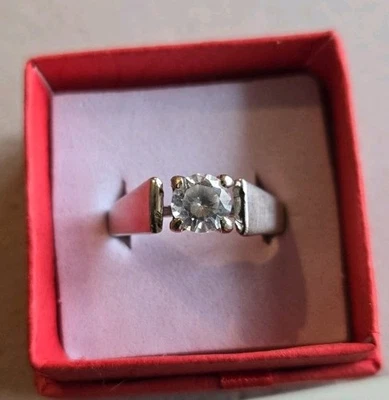 Anillo de compromiso solitario de circonita cúbica de 1 quilate HGE de oro blanco de 18 quilates para dama Foto 1 de 4