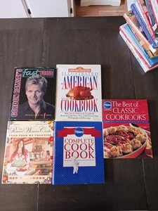 Verschiedene Kochbücher Pillsbury, Ramsay, Pionierin... Ihre Wahl - Bild 1 von 7
