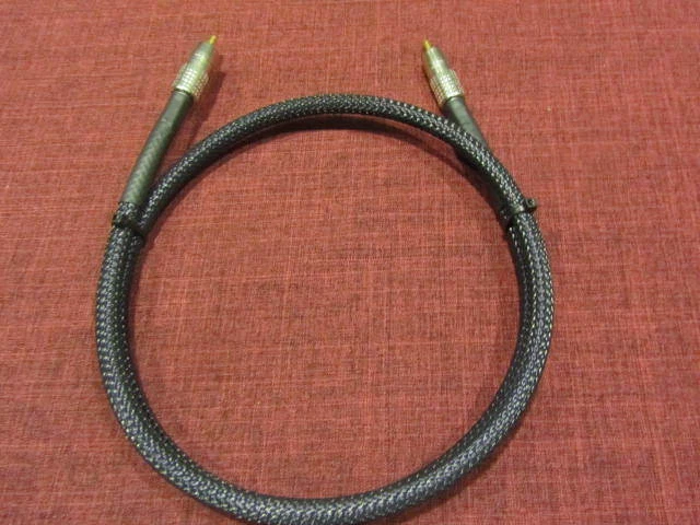 Cable Belden 1694A SPDIF 75 ohmios de 1 ft con Canare RCAP-C53 dorado RCA. Foto 1 de 4