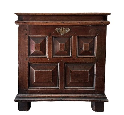 Антикварный сундук из английского дуба - Изображение 1 из 4