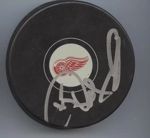 PAT VERBEEK SIGNED DETROIT RED WINGS HOCKEY PUCK w/ COA - Picture 1 of 1