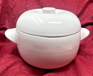 Authentic Alfoldi Hungarian Porcelain 7.5” White Glazed Vintage Soup Tureen - Picture 1 of 10
