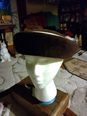 Sombrero vintage para damas GAGE marrón terciopelo para vestir sombrero de iglesia Foto 1 de 4