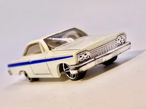 Hot Wheels🔥1963 Chevrolet Impala -1:64- weiß & blau - Bild 1 von 9