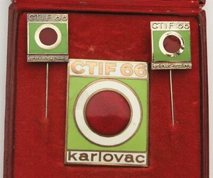 Pin de participación esmaltado bade CTIF Bomberos Juegos Olímpicos celebrados en 1966 Karlovac. - Imagen 1 de 2