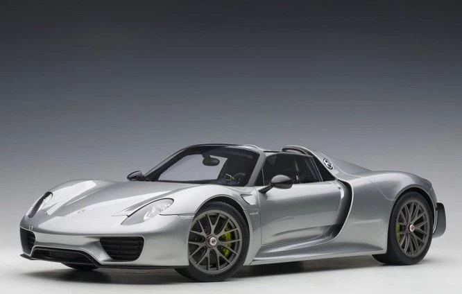 AUTOart 12123 - 1/12 Composito Porsche 918 Spyder 2013 (GT Argento Metallico) - Immagine 1 di 1