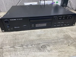 Reproductor de CD TASCAM CD-200BT con receptor Bluetooth salida digital óptica y coaxial - Imagen 1 de 12
