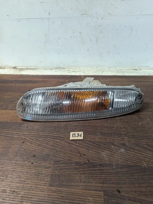 LH PASSENGER Front Side light Indicator Lamp Mazda MX5 EUNOS Mk1 NA 1989 1998 - Image 1 of 4