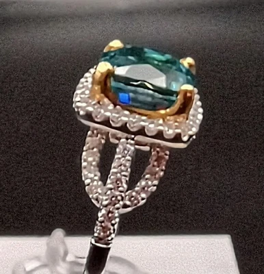 Anillo de diamantes y piedras preciosas azules talla cojín de oro de 18 quilates de 8,5 X 8,5 mm más talla 6,5 Foto 1 de 4