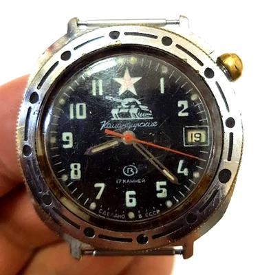 LEGENDARY RUSSIAN VINTAGE MENS WATCH VOSTOK KOMANDIRSKIYe MECHANICAL NOT WORKING - Image 1 of 4