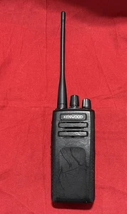 Kenwood NX-3320-K NEXEDGE UHF 400 - 520 MHz Radio With New Battery - Picture 1 of 4