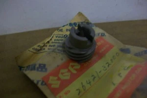 NOS SUZUKI TS400 TACHOMETER DRIVE GEAR 26421-32000 - Picture 1 of 1