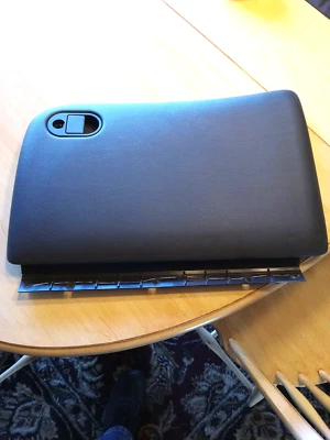 Pontiac Grand Prix 1997 a 2003 guantera puerta nueva Foto 1 de 3