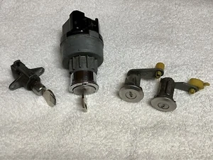 1978-79 MOTORCRAFT FORD PICKUP BRONCO ECONOLINE KEY SET IGNITION DOORS GLOVE BOX - Picture 1 of 11