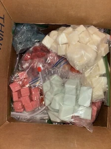 Handmade Wax Melts $6 A Pound- Yankee Candle, Bath & BW, reputably sourced 1 lb - Picture 1 of 8