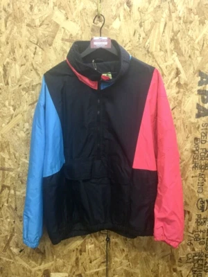 Jaqueta corta-vento vintage Pacific Trail Challenger Anorak com capuz grande #2358 - Imagem 1 de 4