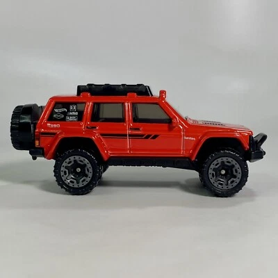 1995 Jeep Cherokee Red 1:64 Scale Diecast Diorama Model SUV #150 - Изображение 1 из 4