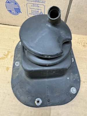 2nd gen ram 98-02 Manual trans Lower Shifter Boot 52107613-AB Nv3500 - Image 1 of 4