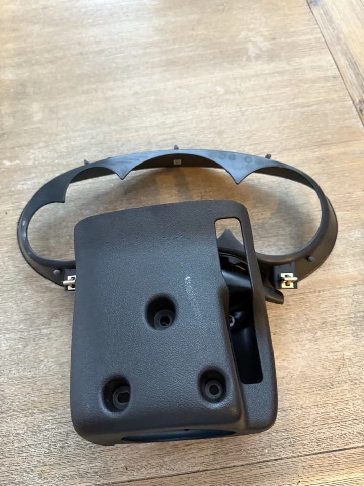 2005-2010 PONTIAC G6 SPEEDOMETER BEZEL P/N 16869246 GENUINE OEM GM PART TRIM - Изображение 1 из 4