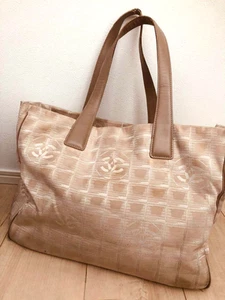 echt CHANEL New Travel Line Tasche Schultertasche beige Nylon Leder gebraucht - Bild 1 von 8
