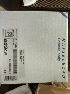 Cámara Hasselblad 503CW solo en caja de formato medio A-12 iii de Japón Foto 1 de 4