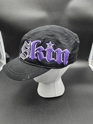 Gorra Skin Industries Y2K negra y púrpura - lavar y usar Foto 1 de 4