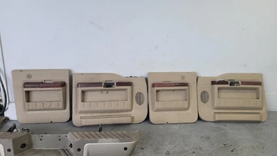 2008-2010 Ford F250-F350 Set of 4 Door Trim Panels w/Switches, Crew Cab Foto 1 de 4
