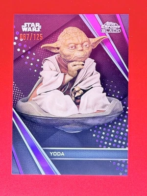 Tarjeta refractora Yoda 2023 Topps cromada negra Star Wars verde 67/125 #89 Foto 1 de 3