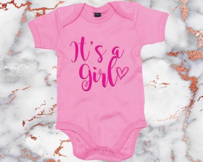 ADORED SOUL It's A Girl Baby mitwachsendes Baby Ankündigung Ankunft kleine Schwester Geschlecht enthüllen AS17