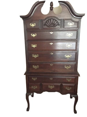 thomasville furniture (bedroom and dining room) - Image 1 of 4