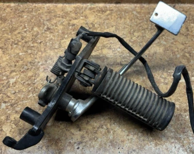 Kawasaki Vulcan VN 800 1996 palanca de freno reposapiés derecho piso clásico VN800 Z13 Foto 1 de 4