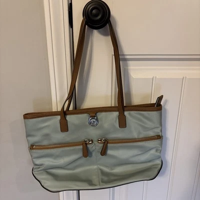 Bolso de hombro Michael Kors Kempton Sea Foam Green Nylon, cuero tostado, bolso de mano. Nuevo sin etiquetas Foto 1 de 4