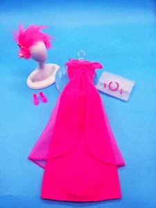Vintage Barbie BEST BUY #9962 HOT PINK GOWN IN PERFECT CONDITION! - Picture 1 of 6