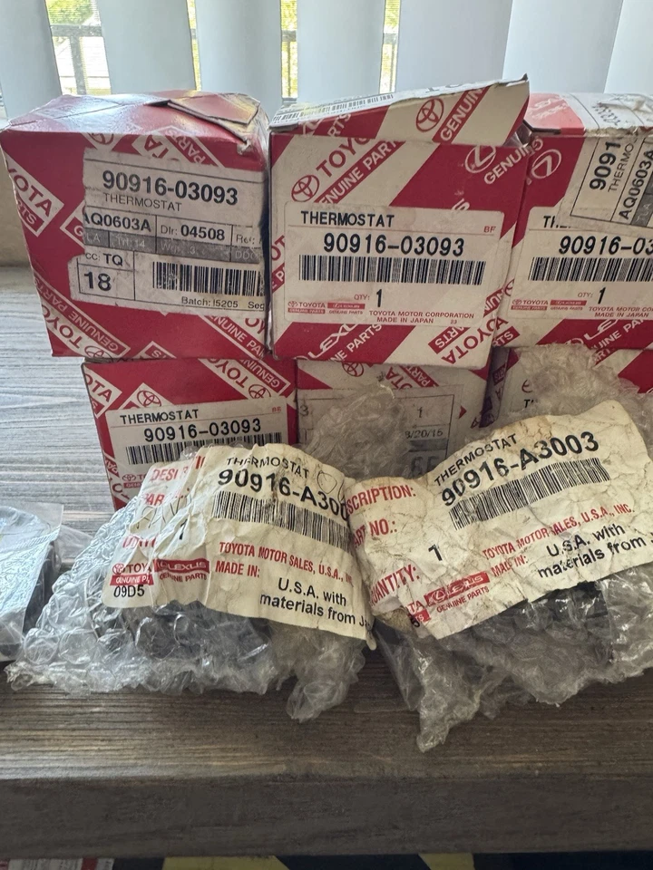 НОВЫЕ термостаты охлаждающей жидкости двигателя 90916-03093 и 90916-A3003 Toyota - Изображение 1 из 2