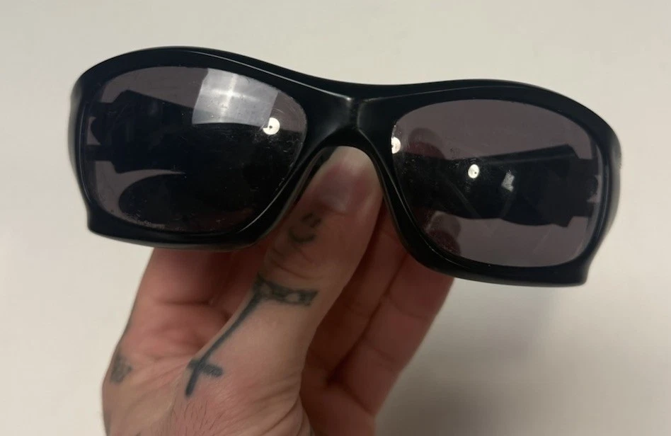 Preços baixos em Óculos de Sol Polarizado Oakley Pit Bull para