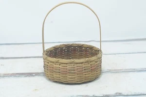 Vintage. Cesta de recolección de férulas de madera hecha a mano 1994 detalles de color rosa/rojo Woo - Imagen 1 de 8