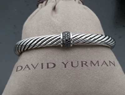 Brazalete David Yurman de plata de ley de 7 mm con cable y diamante negro tamaño pequeño Foto 1 de 4