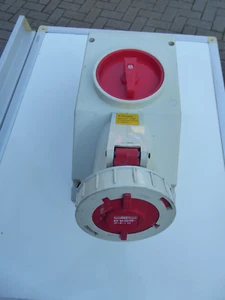 CE-Steckdose BALS 63A 5-polig CEE Wandaufbau Steckdose mit Schalter  TOPPi - Bild 1 von 5