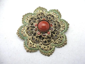 WOMAN'S VINTAGE BROOCH CIRCULAR W GOLDTONE SETTING AND RHINESTONES & CENTER BEAD - Picture 1 of 5