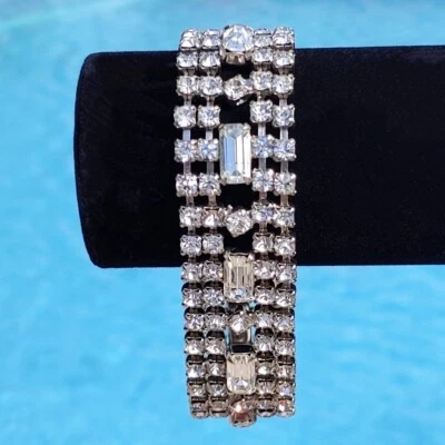 Pulsera de pasarela de tenis de cuatro hilos de diamantes de imitación vintage venta de fuego fue de $125 Foto 1 de 4