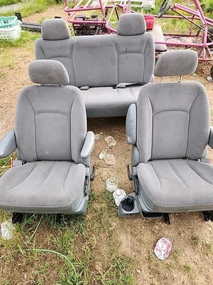 01-07 Caravana 2ª y 3ª fila asientos recogida local Foto 1 de 4