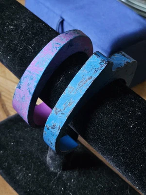 2 X Katz Turner Wyatt 1989 KT&W 设计师 SF 湾区袖口手链 阳极氧化铝 — 第 1/4 张图片