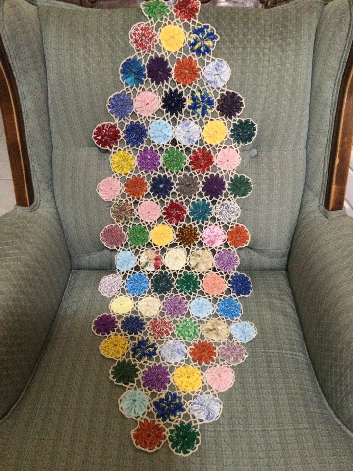 Corredor de mesa YoYo hecho a mano 40”X 14” ganchillo juntos Foto 1 de 1