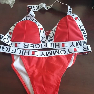 Tommy Hilfiger Traje de Baño Dos Piezas Rojo Lg con Logo Bandas Bikini Parte Superior e Inferior Foto 1 de 2