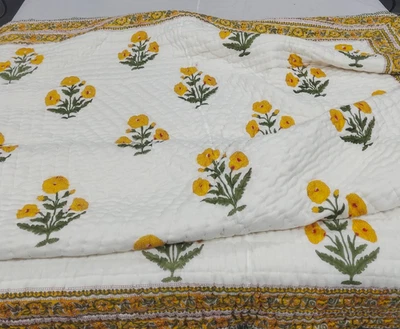 Manta acolchada reversible Jaipuri con estampado de bloques a mano Razai amarillo blanco indio King Foto 1 de 4