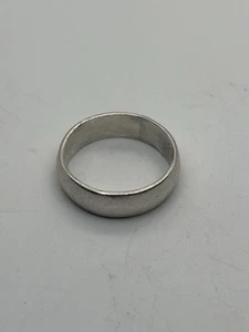 SIZE 9 5g VINTAGE STERLING SILVER BAND MENS CLASSIC STAMPED FINE JEWELRY RING - Picture 1 of 2
