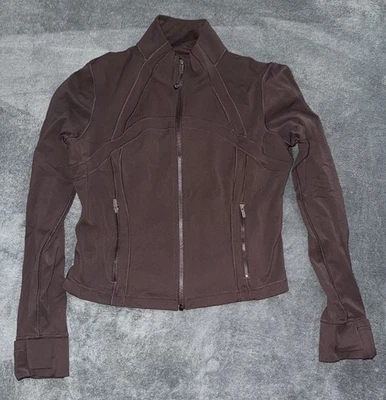 Jaqueta cropped Lululemon Define *Nulu, Sequoia, tamanho 14 - Imagem 1 de 4