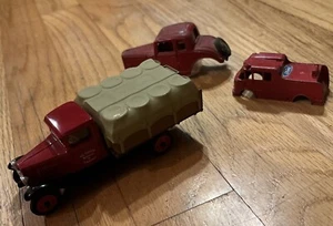 Old Ertl Classic Vehicles 1:43 Toy Diecast 1930 Chevrolet Truck w Barrels Boxes - Picture 1 of 15