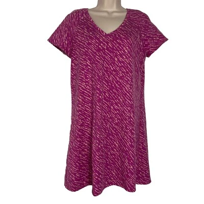 Vestido Camiseta Nine West Para Mujer Mediano Manga Corta Cuello en V Hasta la Rodilla Rosa Foto 1 de 4